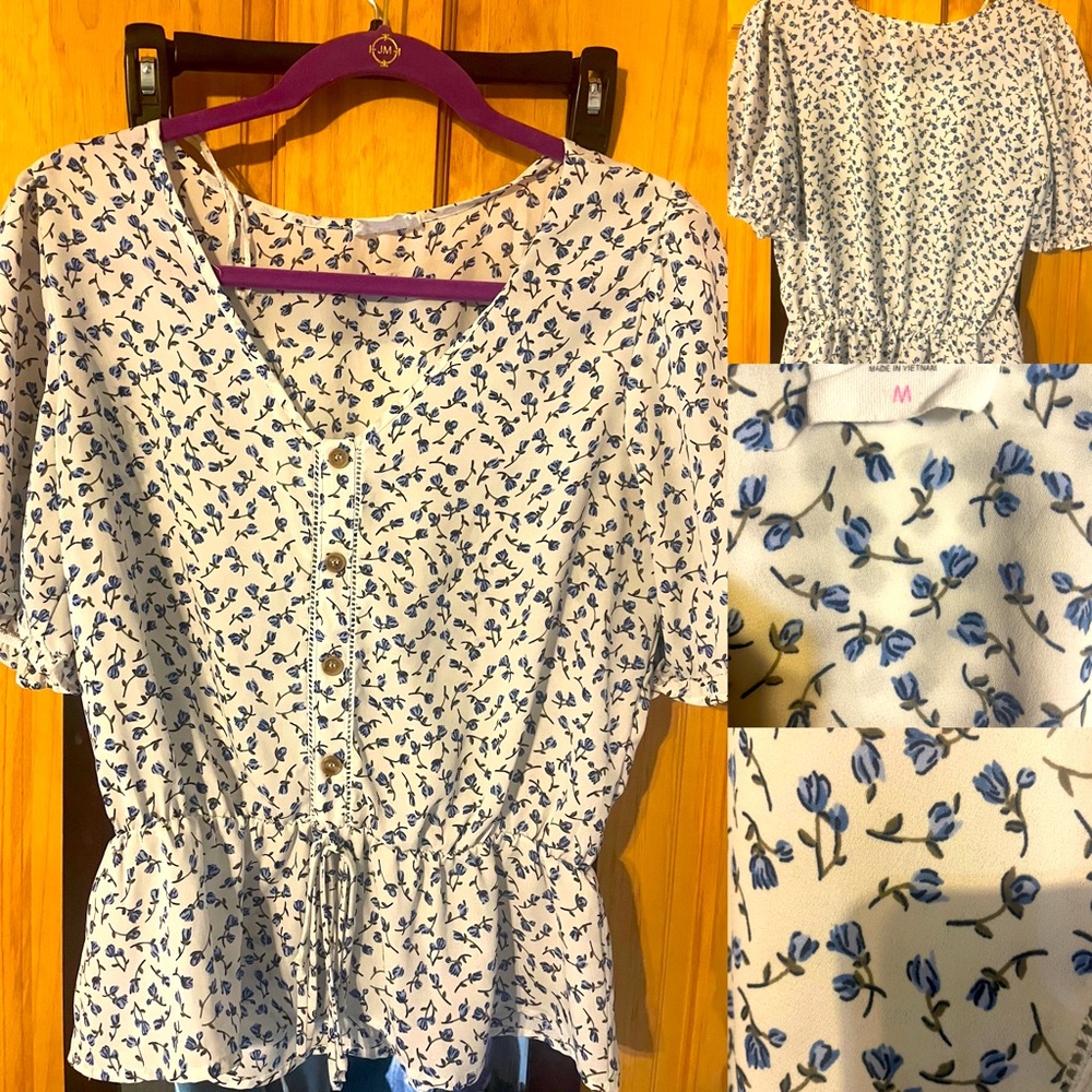 Blue & white floral top size medium